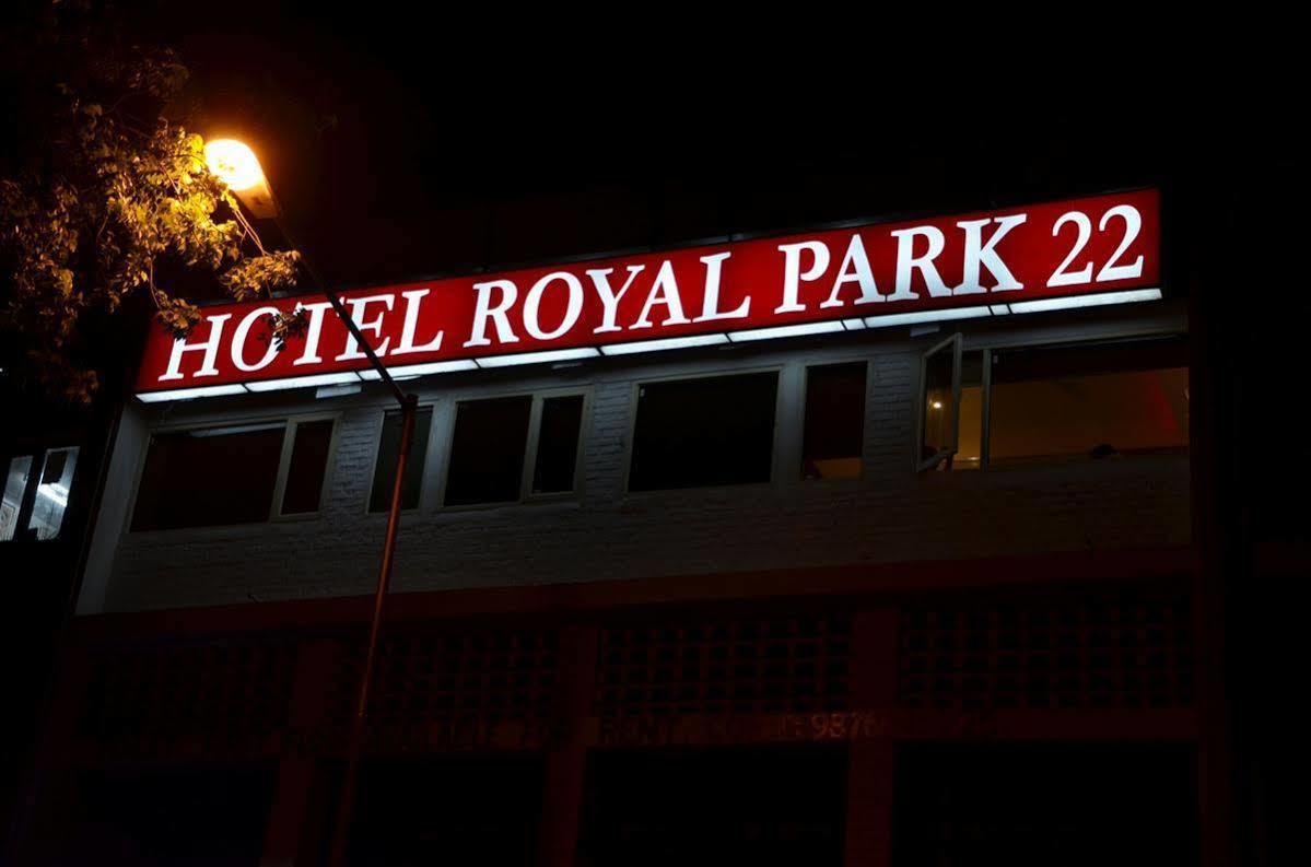 Hotel Royal Park 22 Chandigarh Exterior photo